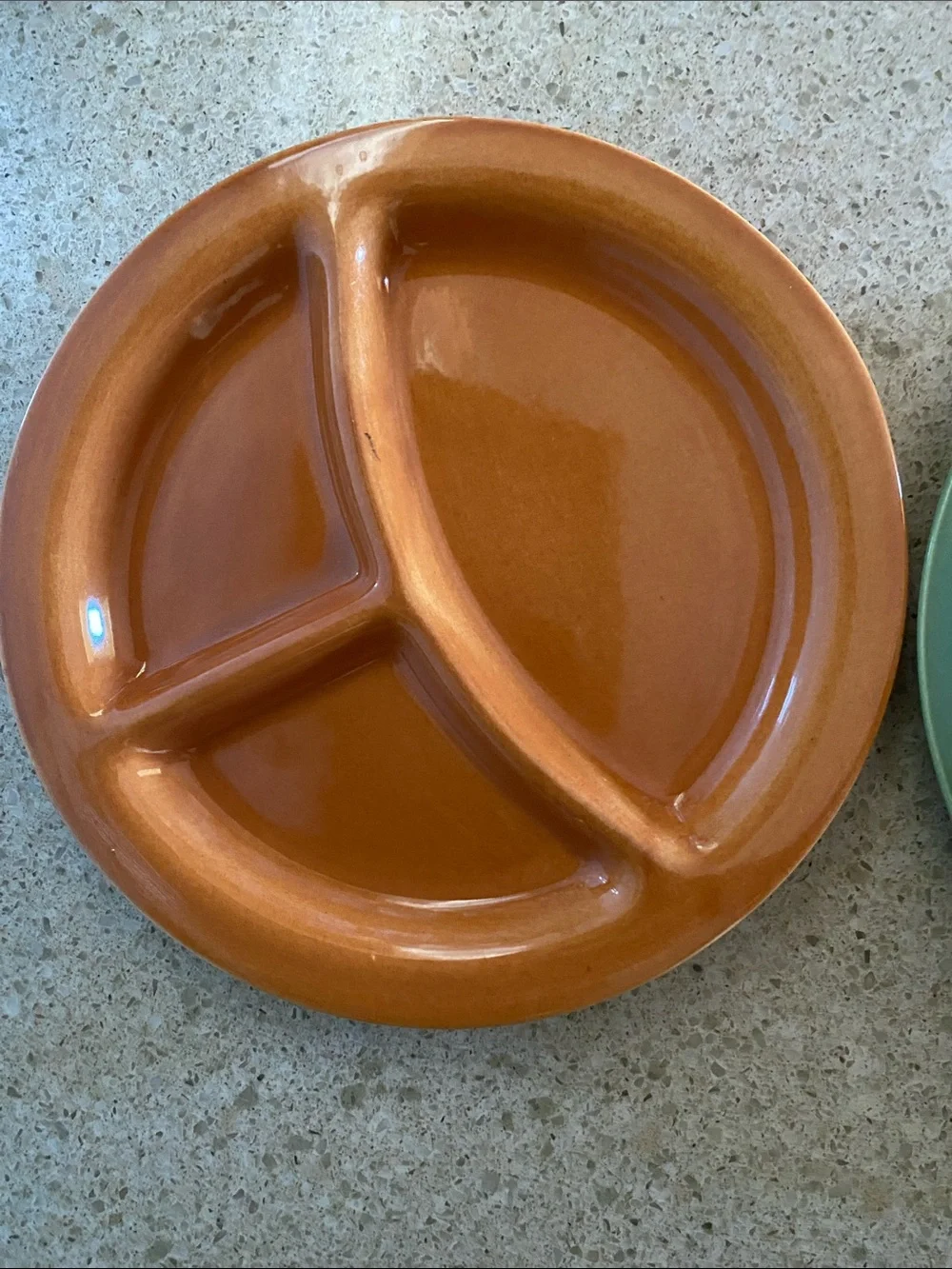 Vintage Bauer Plates- Classic Divided Design - Picture 4 of 10